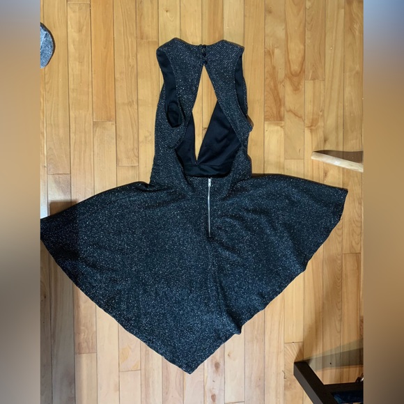 Sparkly plunge neckline romper - Picture 3 of 6